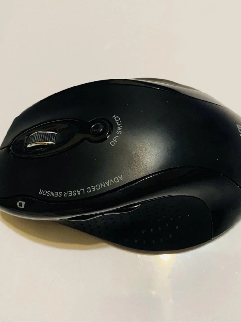 Adesso Wireless Ergonomic Optical Mouse - iMouse G25